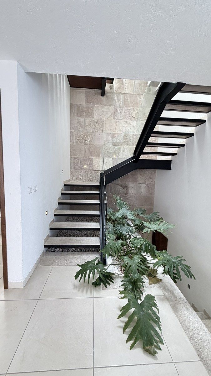 22 de 47: Escaleras a 1er Nivel