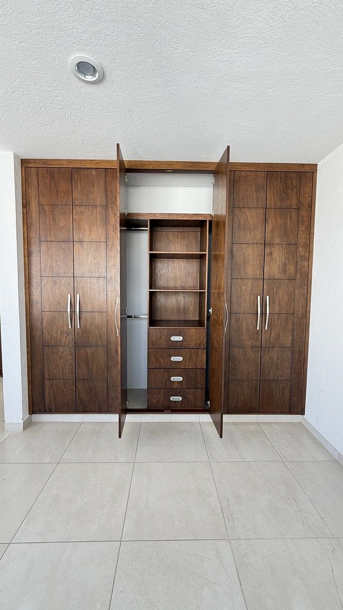 26 de 47: Closet Recámara