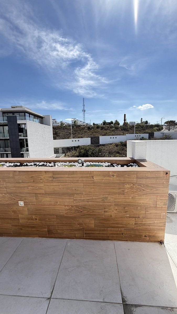 39 de 47: Maceta en Roof Garde