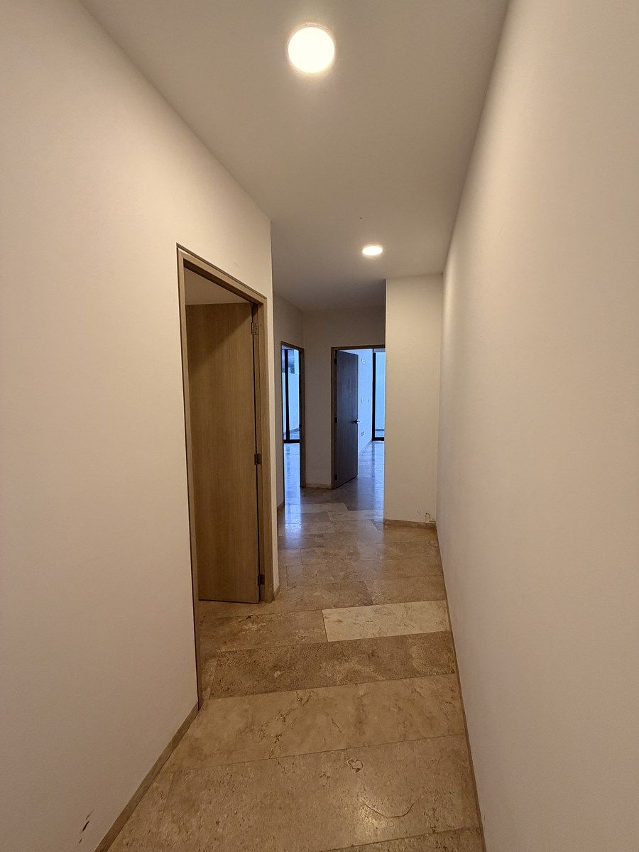 5 de 23: Pasillo a recámaras