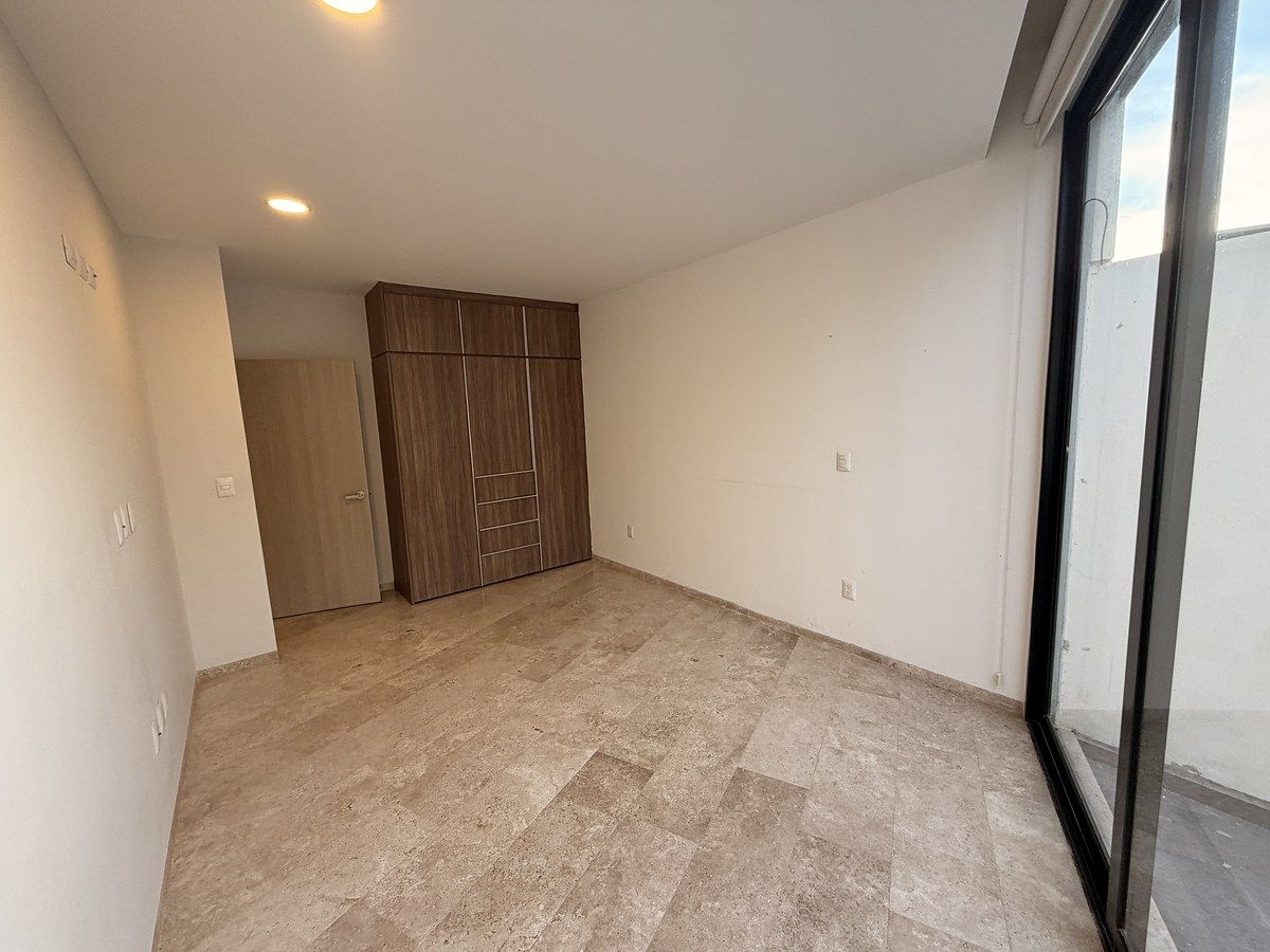 9 de 23: Recámara secundaria 2