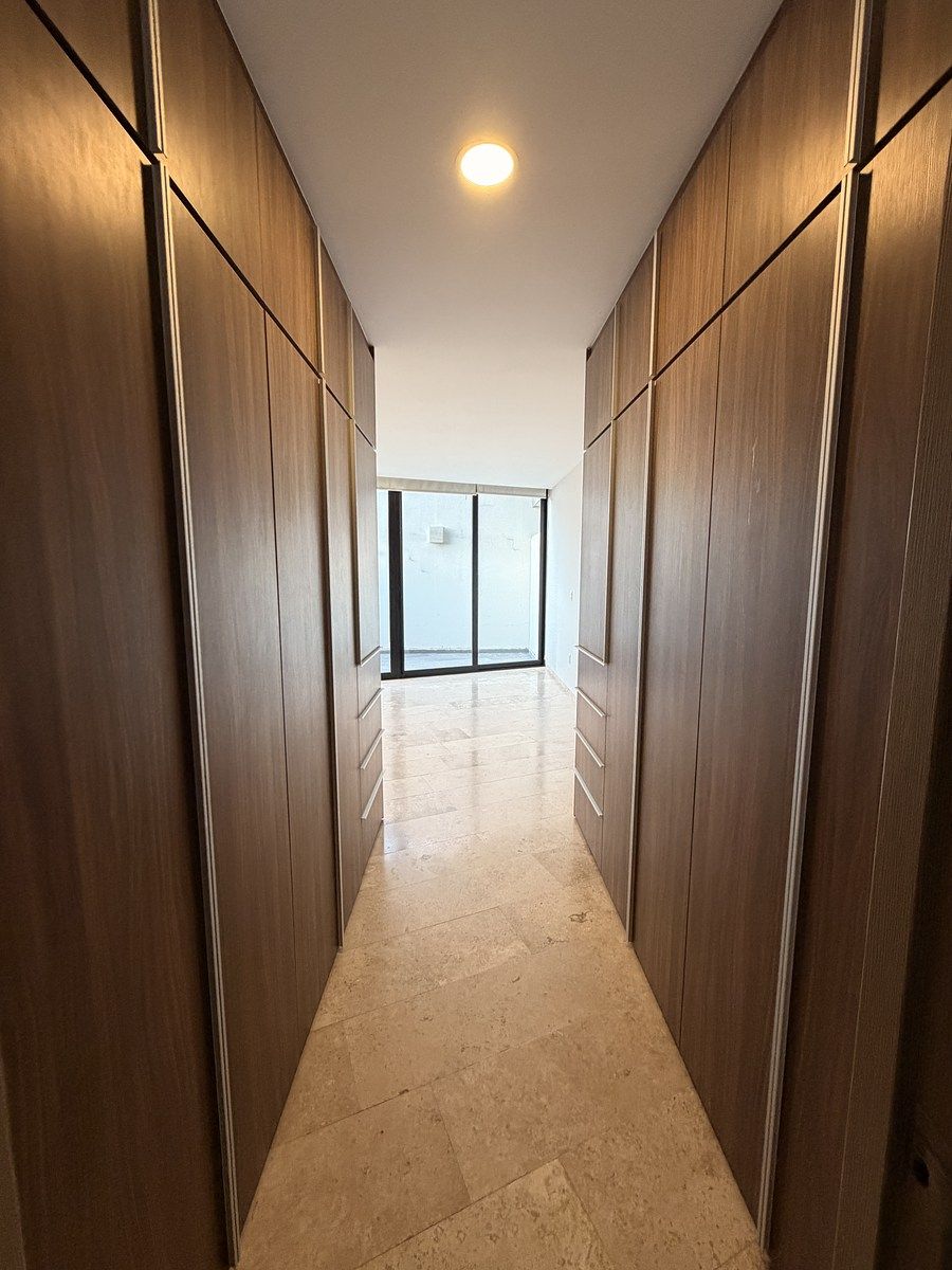 14 de 23: Vestidor rec principal