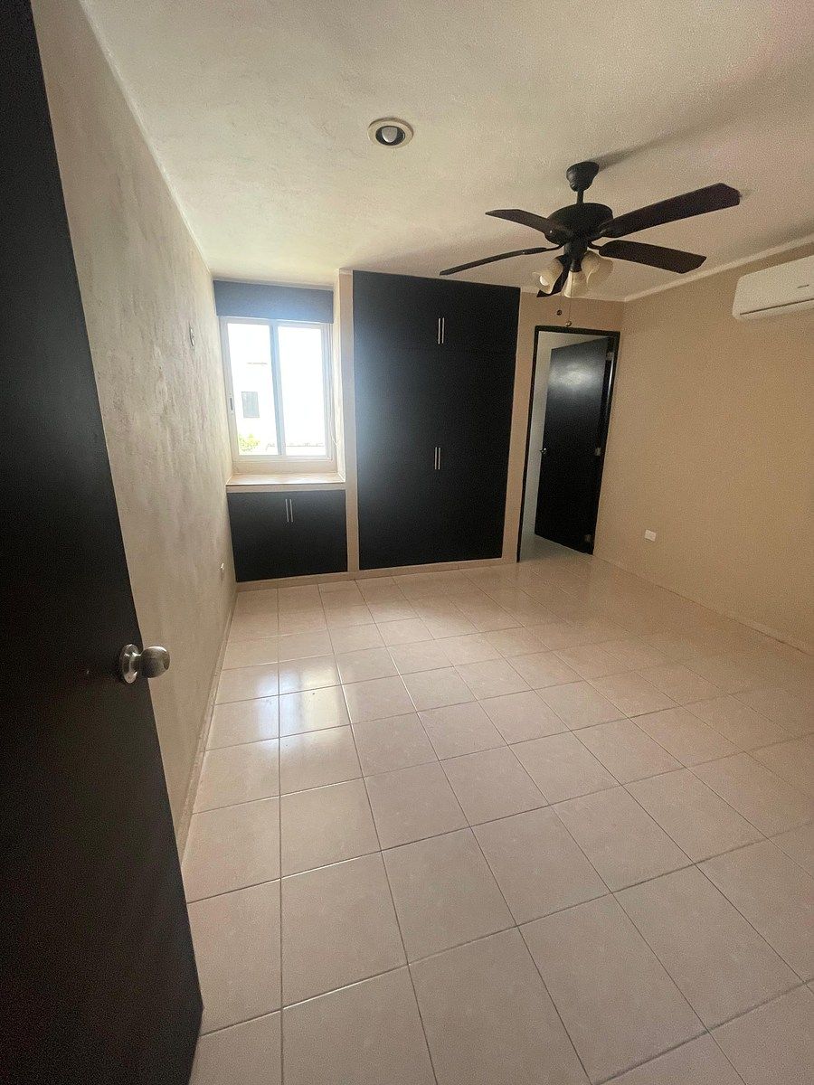 13 de 18: Recámara principal PA con baño completo