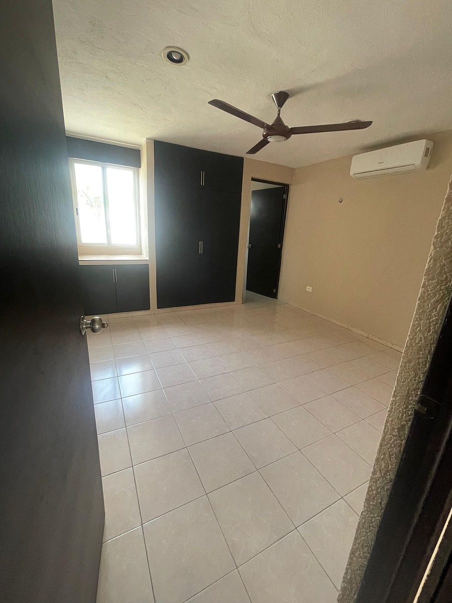 11 de 18: Recámara PB con baño completo