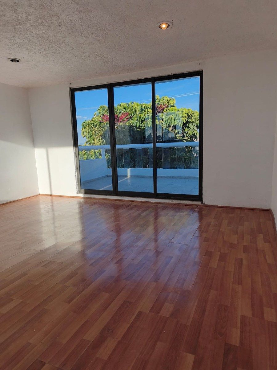 18 de 21: Family room o 4 rec con terraza