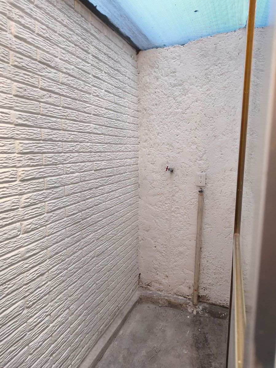 8 de 21: patio de servicio