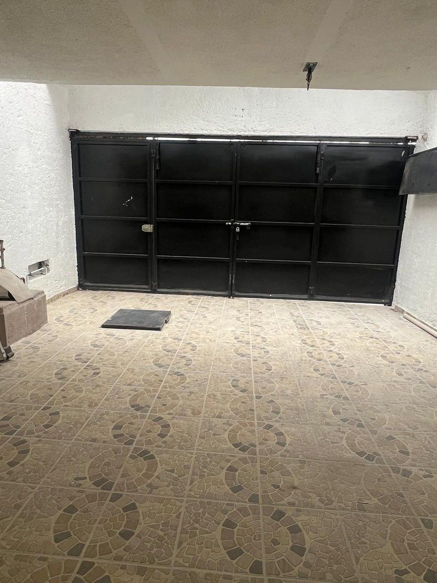 2 de 21: garage - cisterna