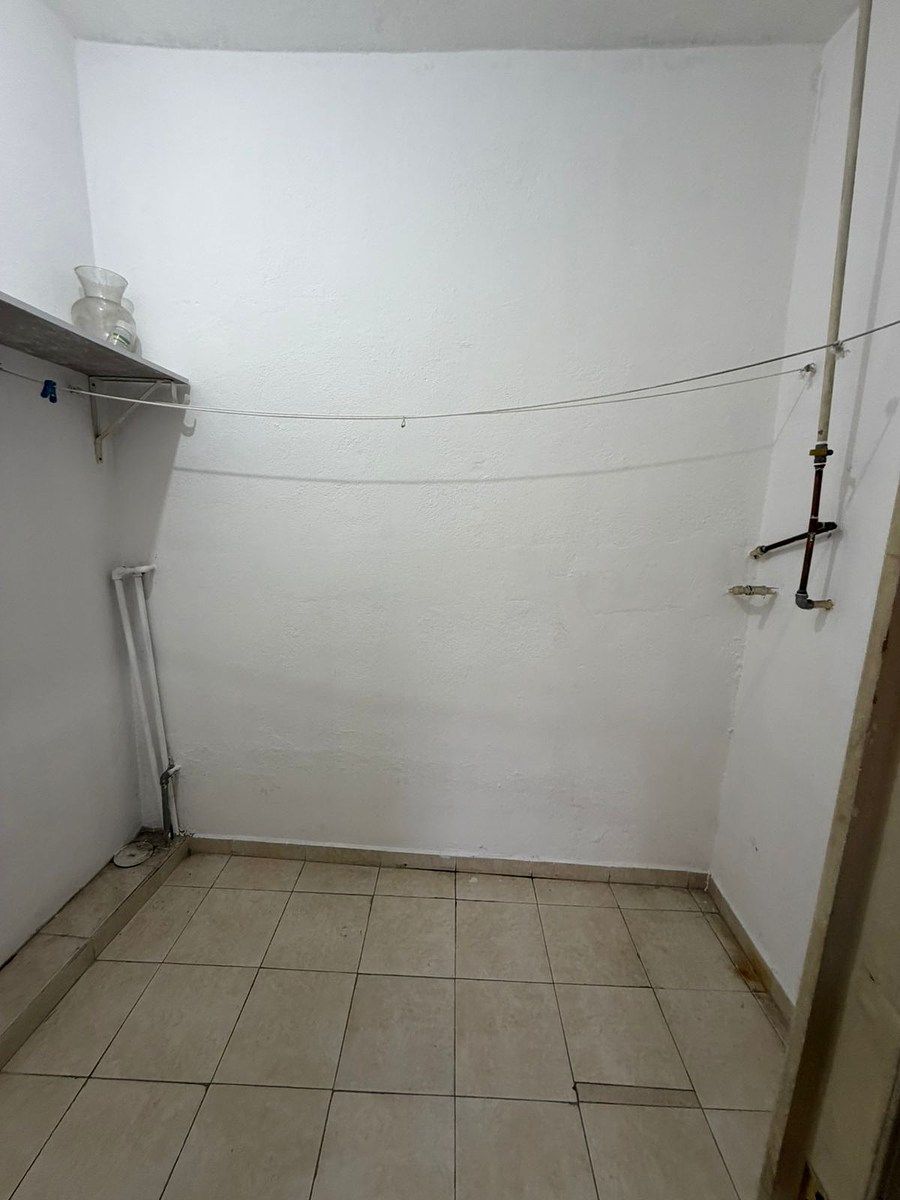 13 de 24: CUARTO DE SERVICIO