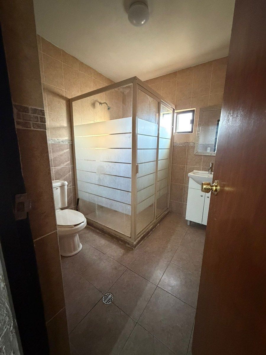 14 de 24: BAÑO PLANTA ALTA