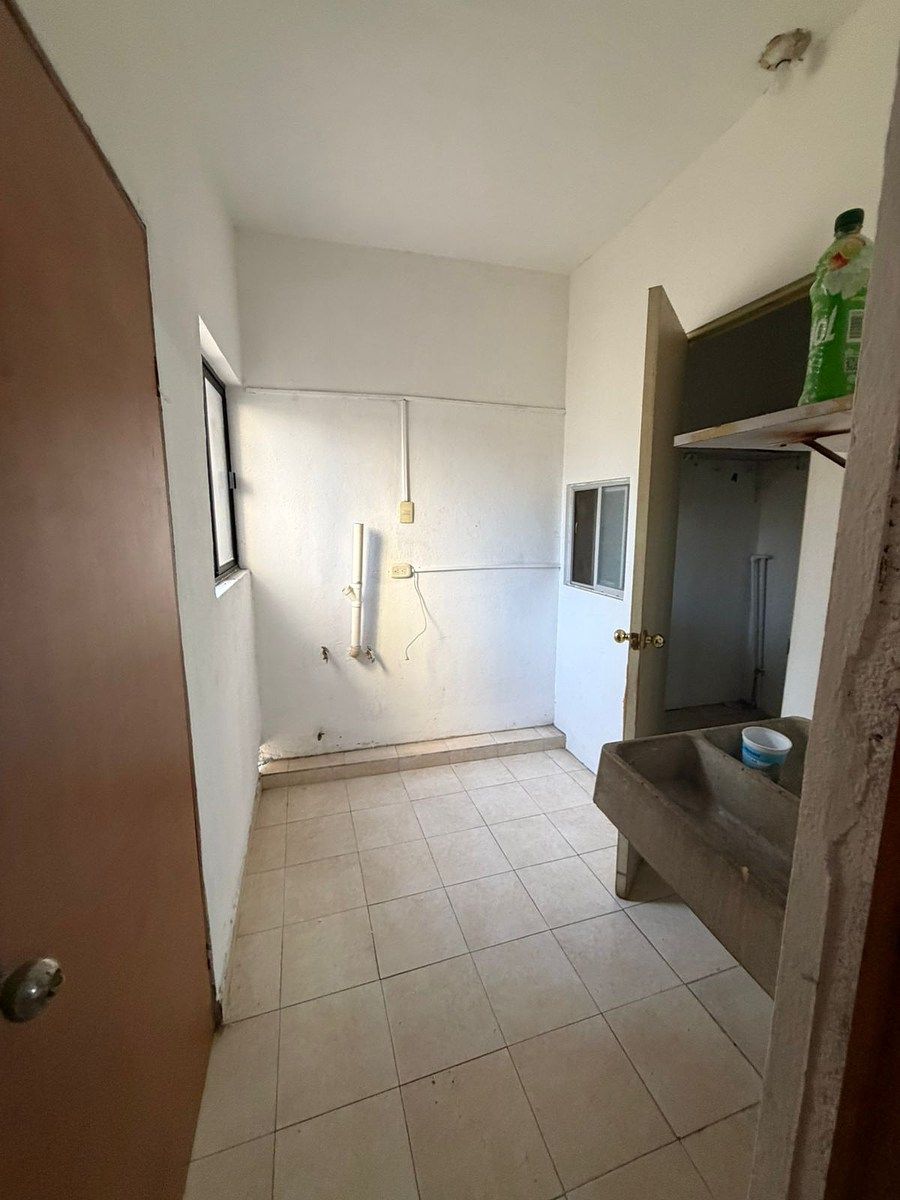 17 de 24: LAVANDERIA