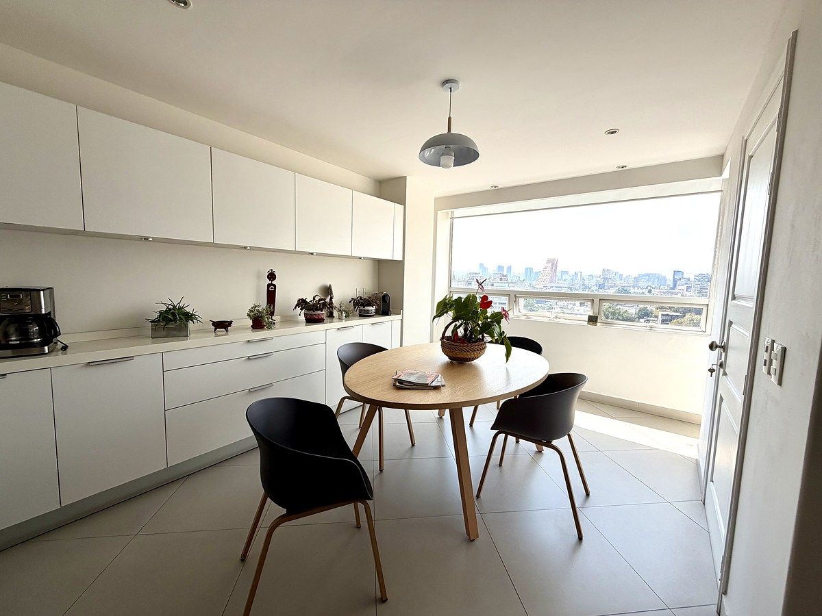 8 of 20: Antecomedor