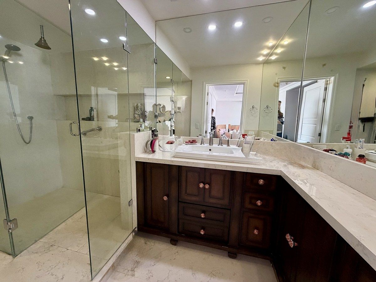 11 of 20: Baño rec principal