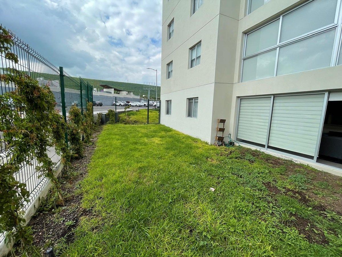 21 de 26: Jardin privado