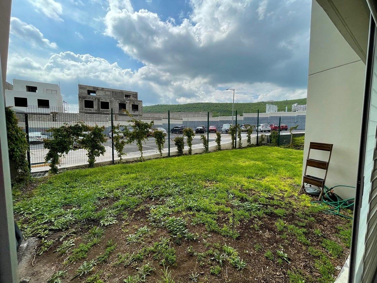 23 de 26: Jardín privado