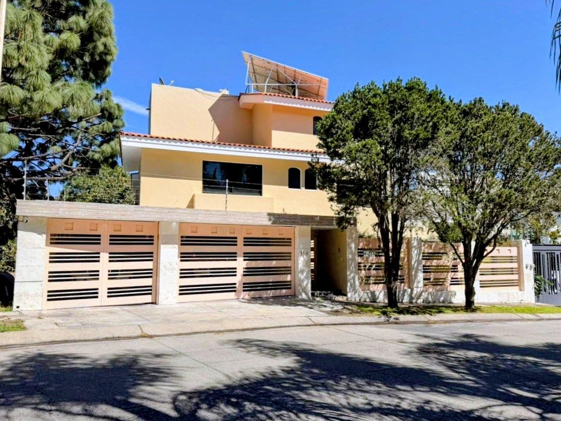 ESPECTACULAR RESIDENCIA EN VENTA EN CIUDAD BUGAMBILIAS CON ALBERCA - foto 1