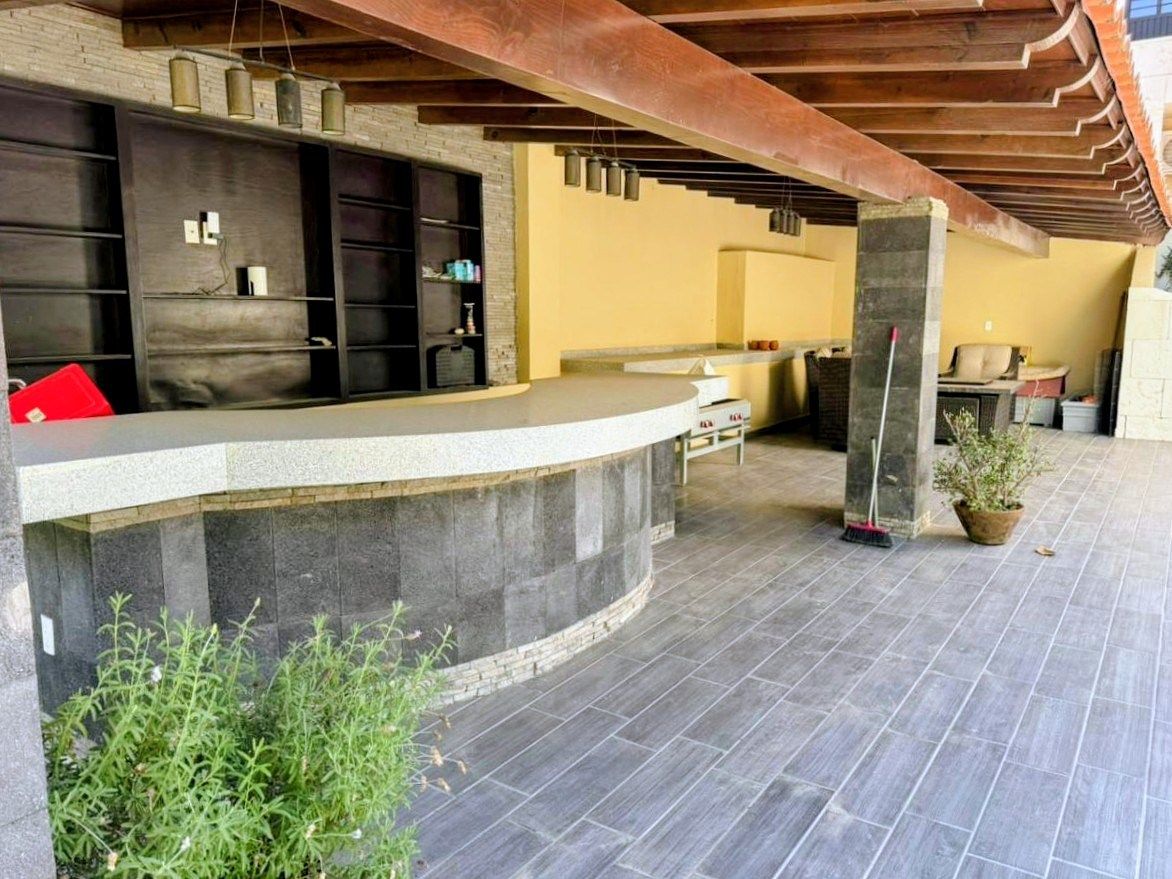 ESPECTACULAR RESIDENCIA EN VENTA EN CIUDAD BUGAMBILIAS CON ALBERCA - foto 4
