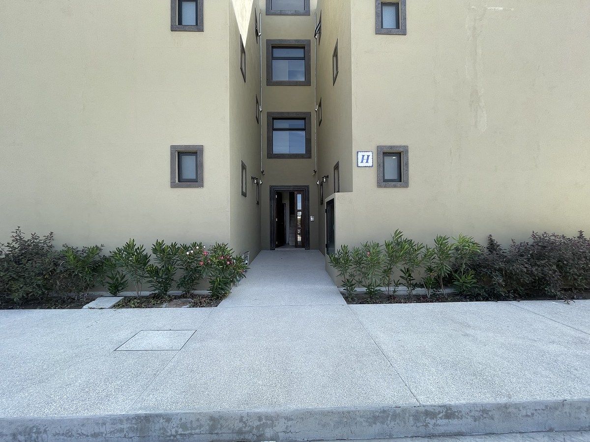 3 Bedroom Ground-Floor Condo for Sale in Quintas de Allende | San Miguel - Image 2