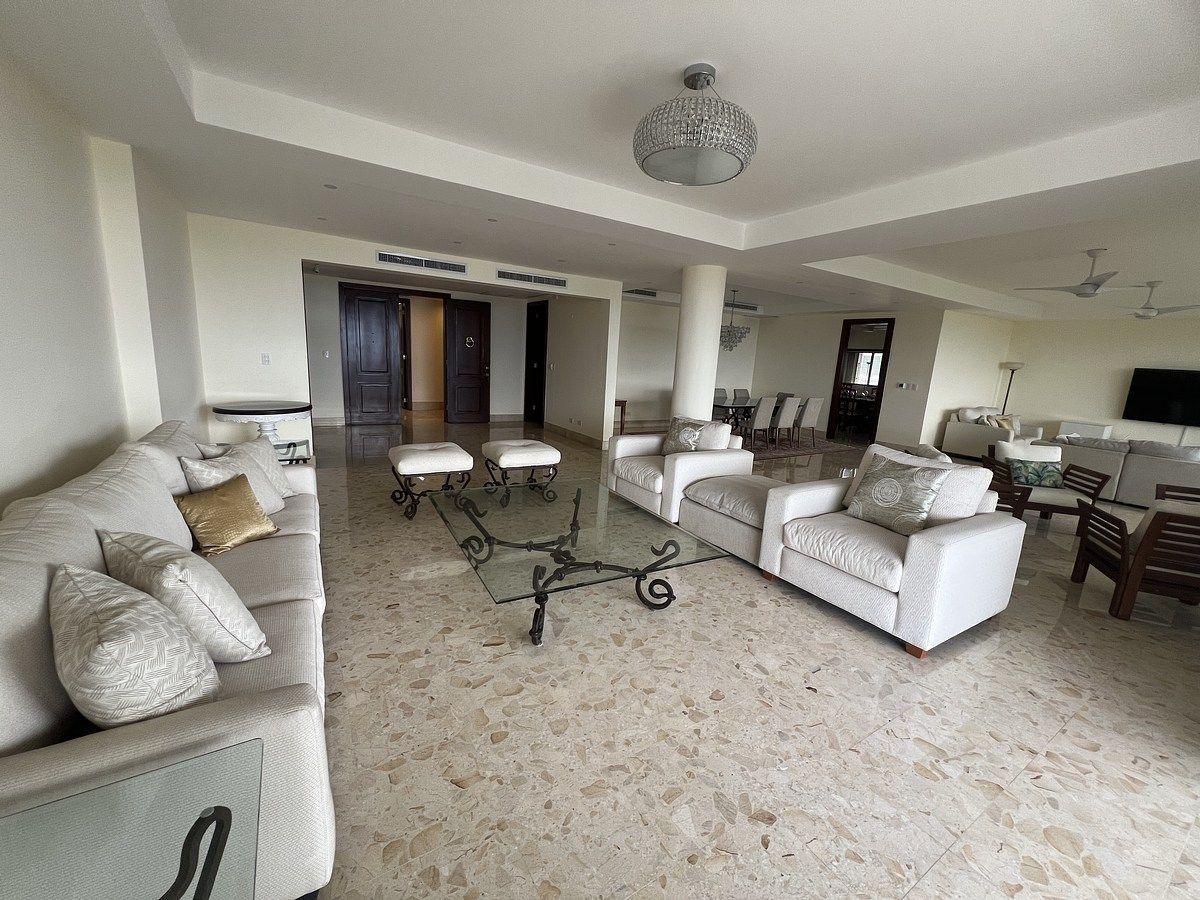 Apartamento Amueblado en Alquiler con Vista al Mar, foto 1 de 33