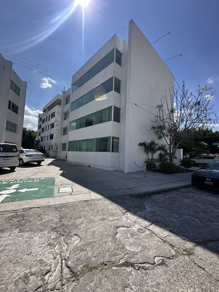 Edificio en Venta o Renta todo o por piso Col. Moctezuma en Tuxtla Gtz. Chiapas