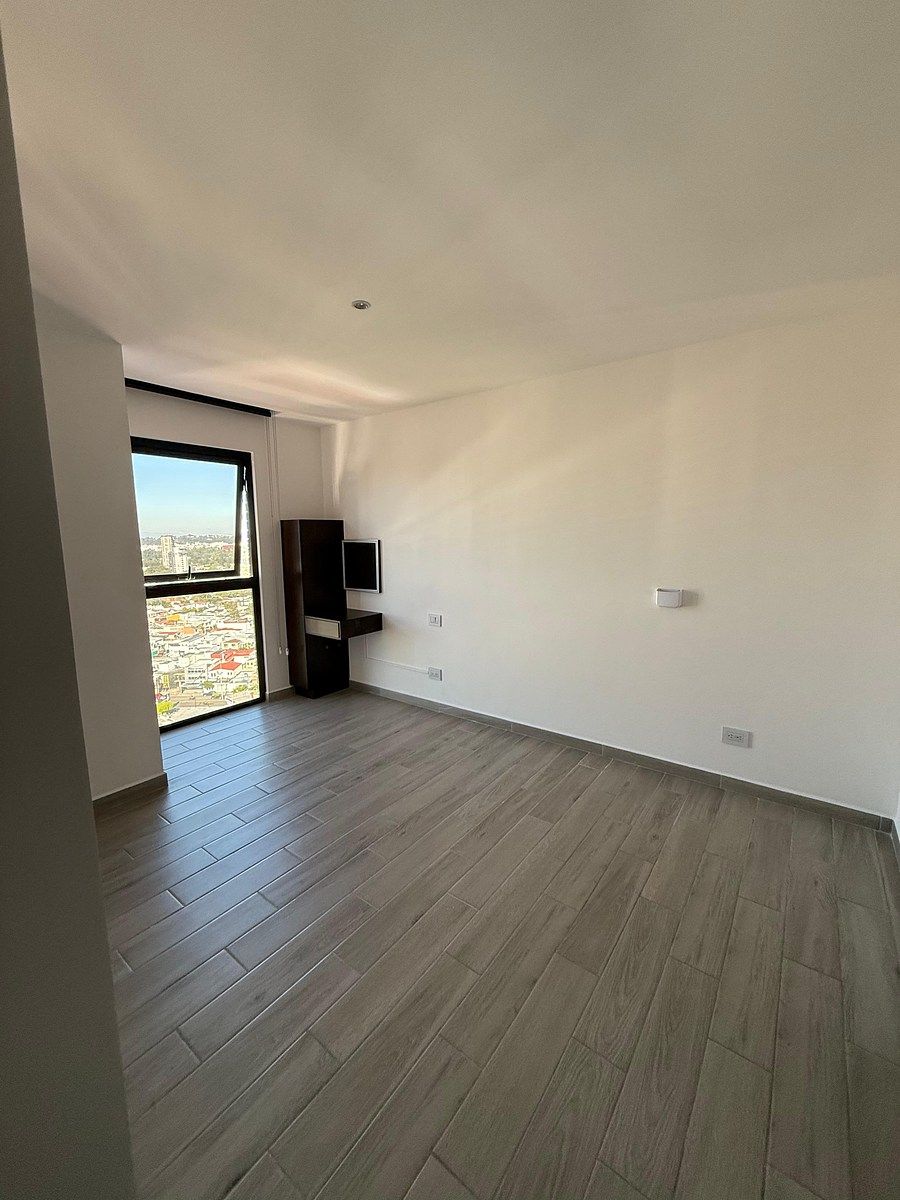 Apartamento en Zona 10, Guatemala, foto 3 de 13