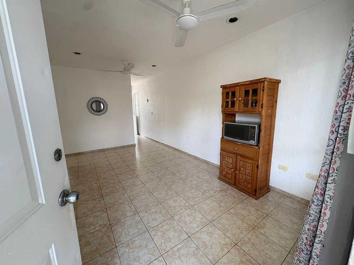 4 de 12: SALA COMEDOR