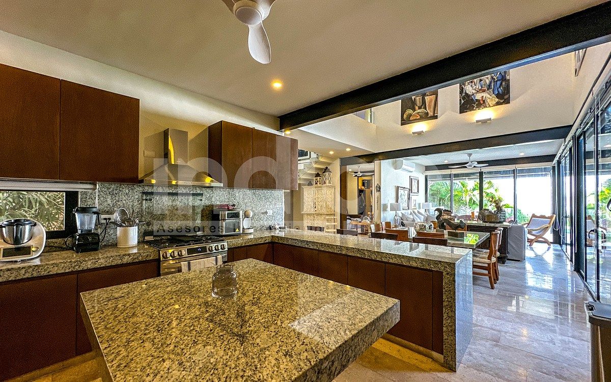 15 de 50: Vista desde la Cocina