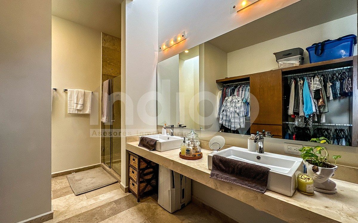 30 de 50: Baño Recámara Principal