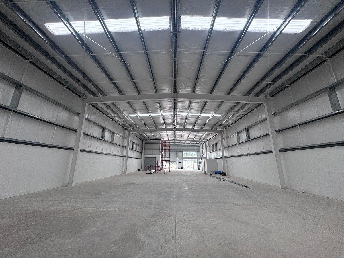 BODEGA EN VENTA 620 M2 EN PERIFERICO DE MERIDA CON ANDEN RAMPA DE ACCESO OFICINA, foto 1 de 7