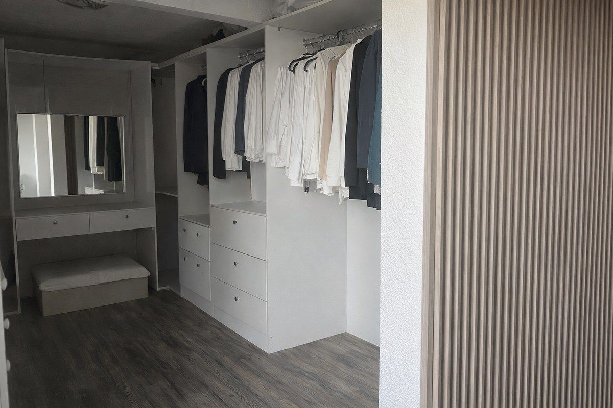 33 de 33: Vestidor recámara principal