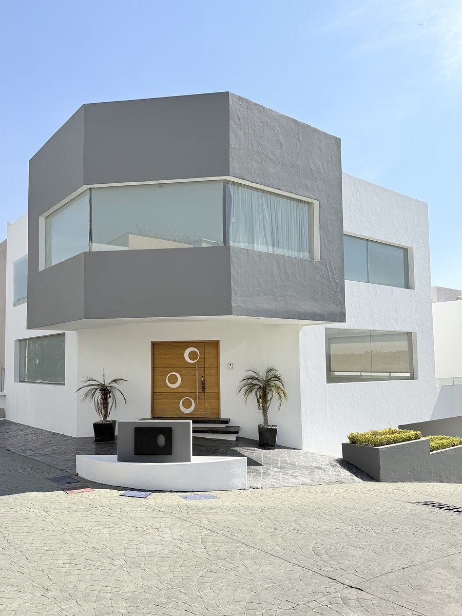 1 de 41: Fachada frontal