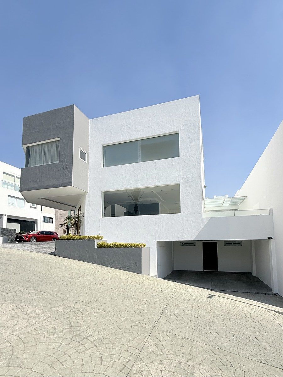 3 de 41: Fachada lateral