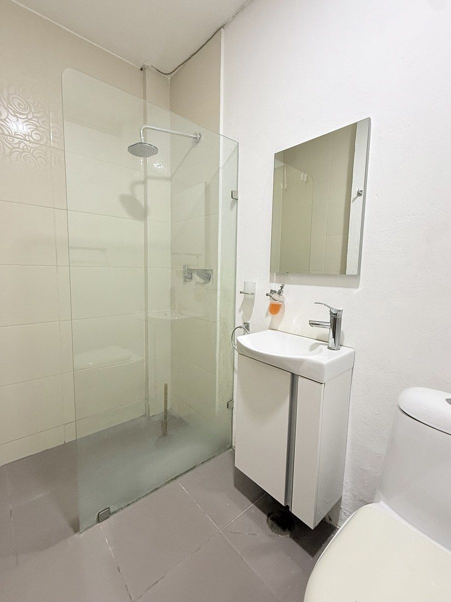 39 de 41: Sótano: Cuarto de servicio, baño