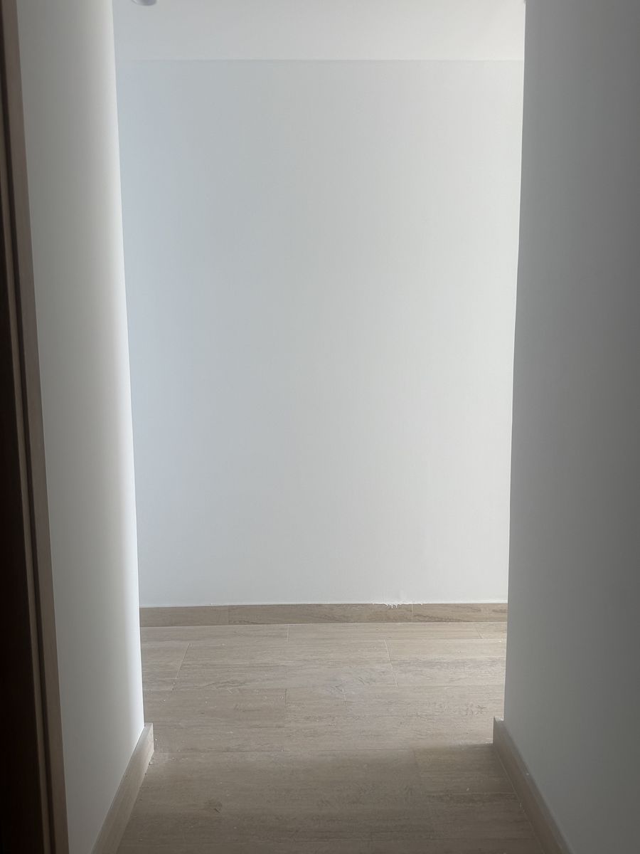 2 de 41: Pasillo de la entrada