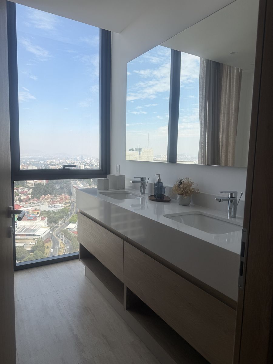 18 de 41: baño de la recamara principal