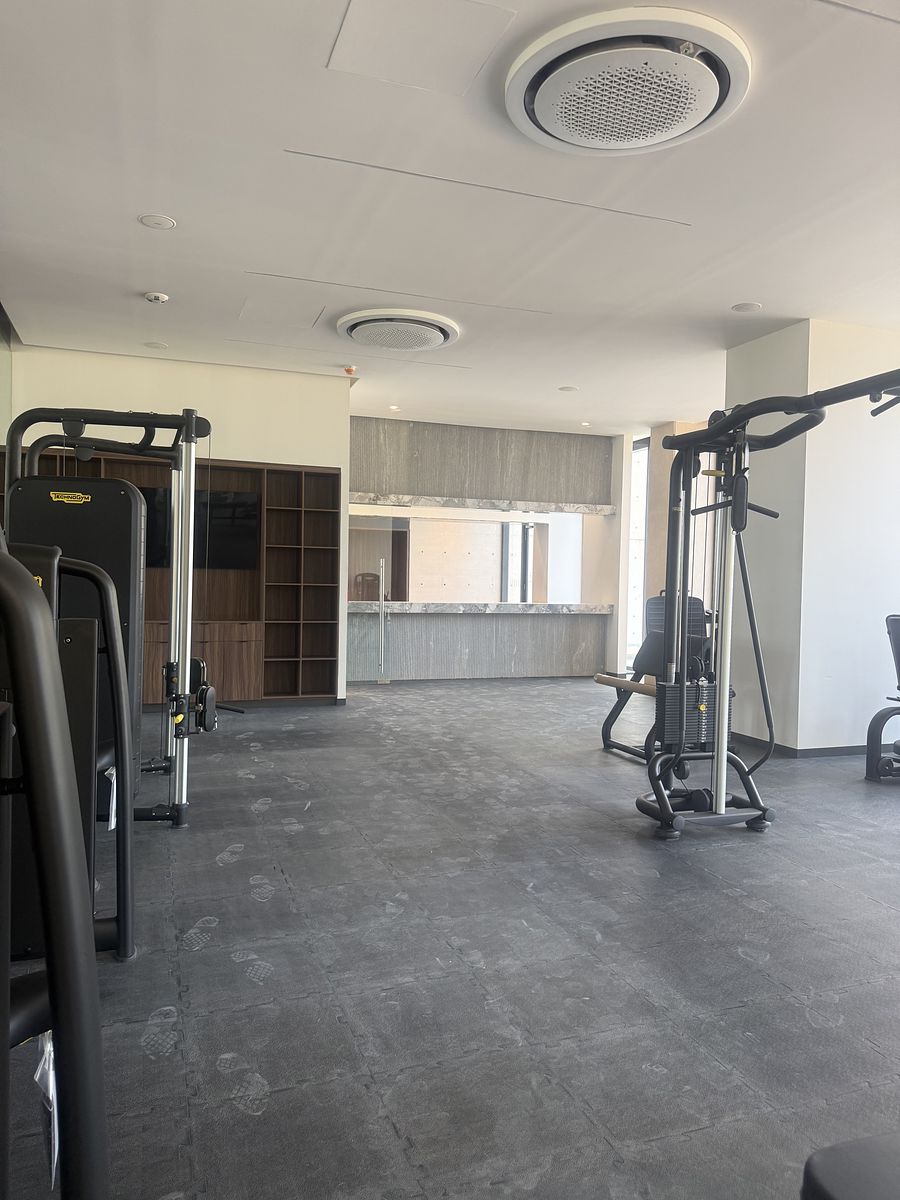 40 de 41: gym y cafeteria