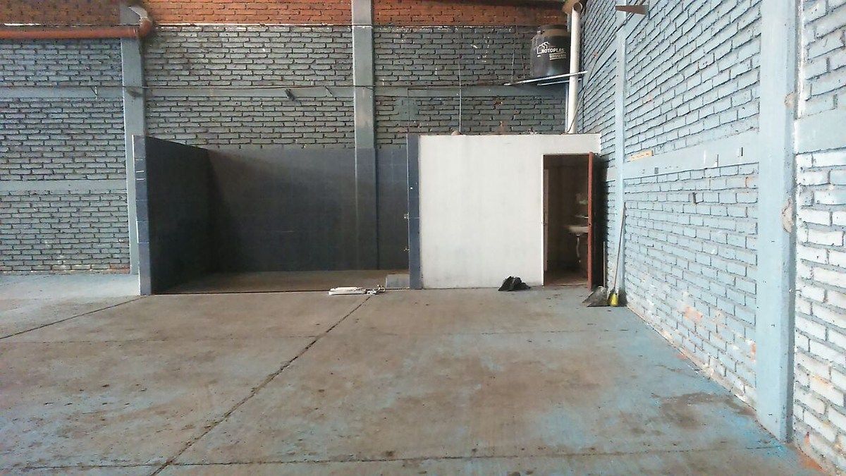 8 de 13: Baños de la bodega