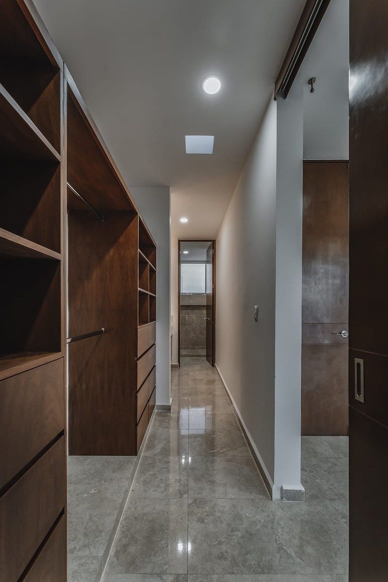 14 de 18: Cuarto Vestidor