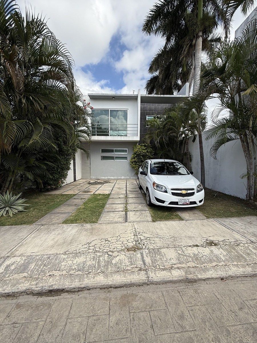 CASA ESPECTACULAR EM PRIVADA EM TEMOZÓN NORTE, foto 1 de 36