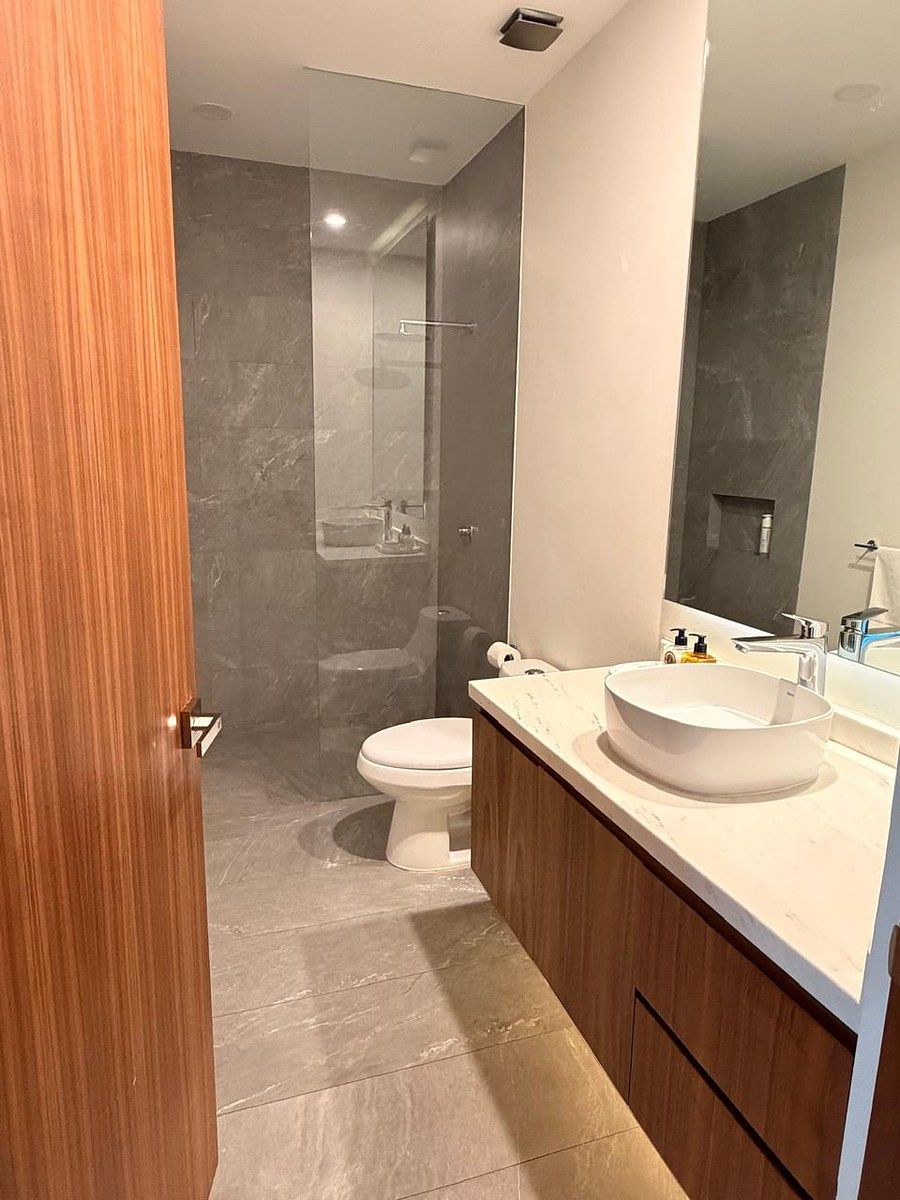 13 de 24: Baño 3 que es de la tercera habitación / oficina