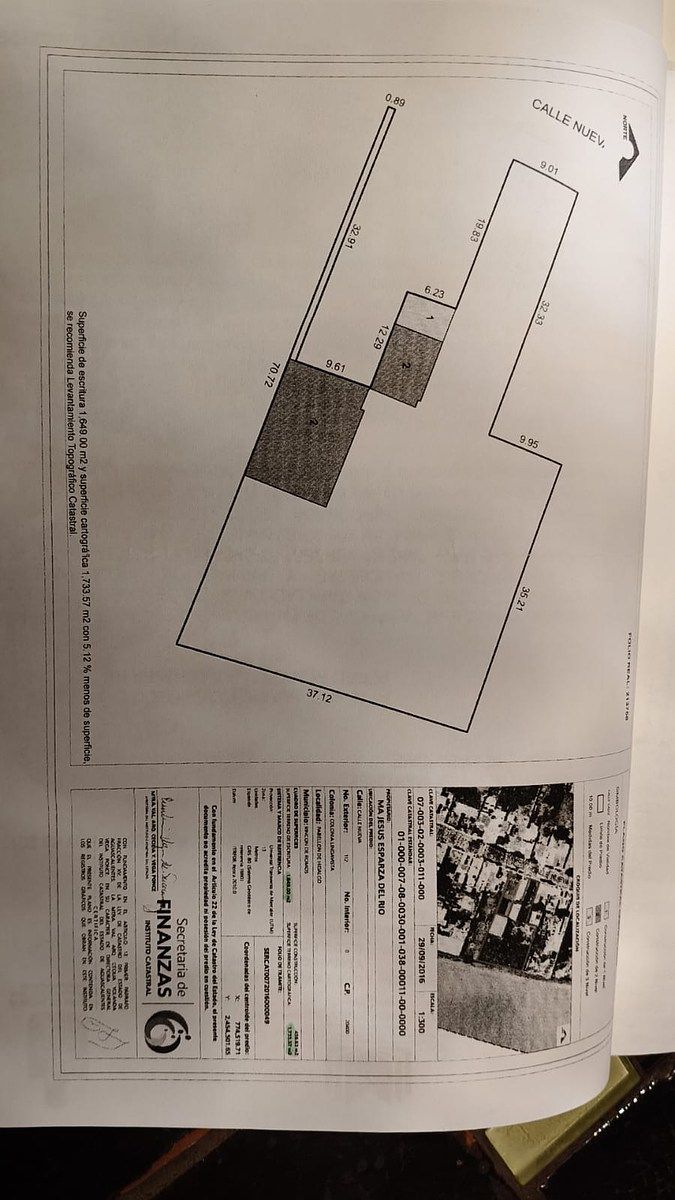 25 de 25: Medidas del terreno