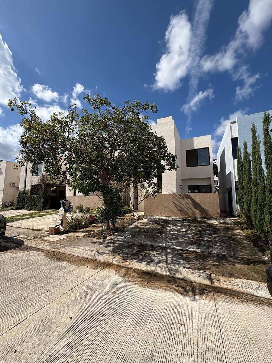Casa en Venta Solana Residencial Tixcacal, Mérida, Yucatán - foto 1