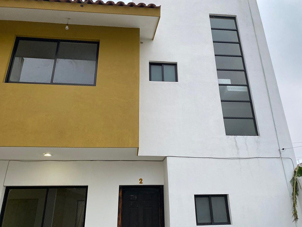 Propiedad con tres casas con las mismas características