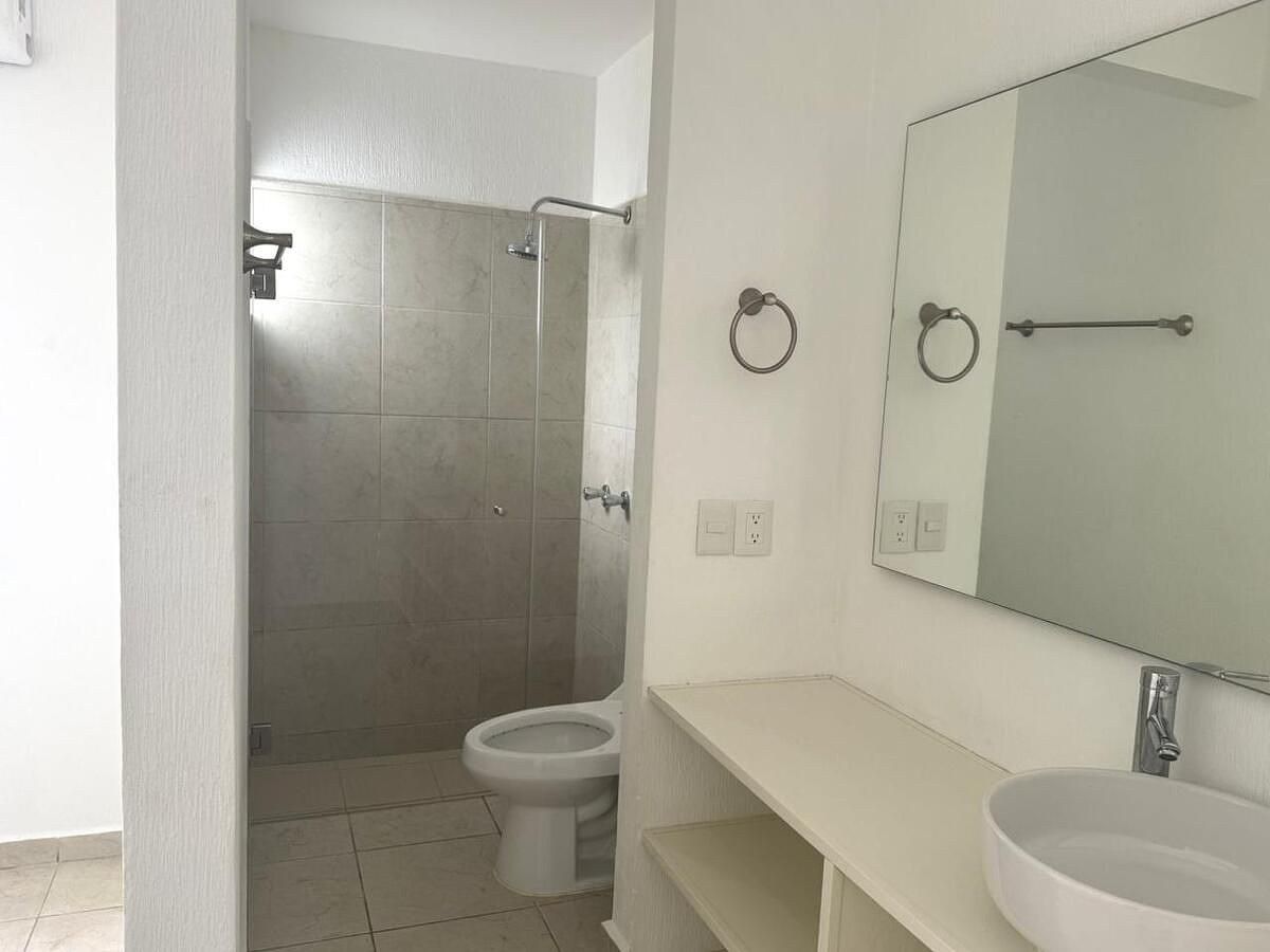 11 de 19: BAÑO COMPLETO_RECÁMARA PRINCIPAL