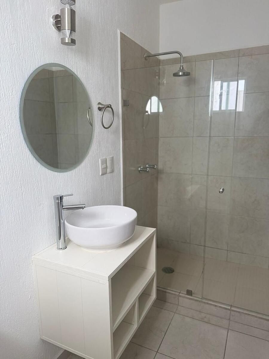 13 de 19: BAÑO COMPLETO_RECÁMARA SECUNDARIA