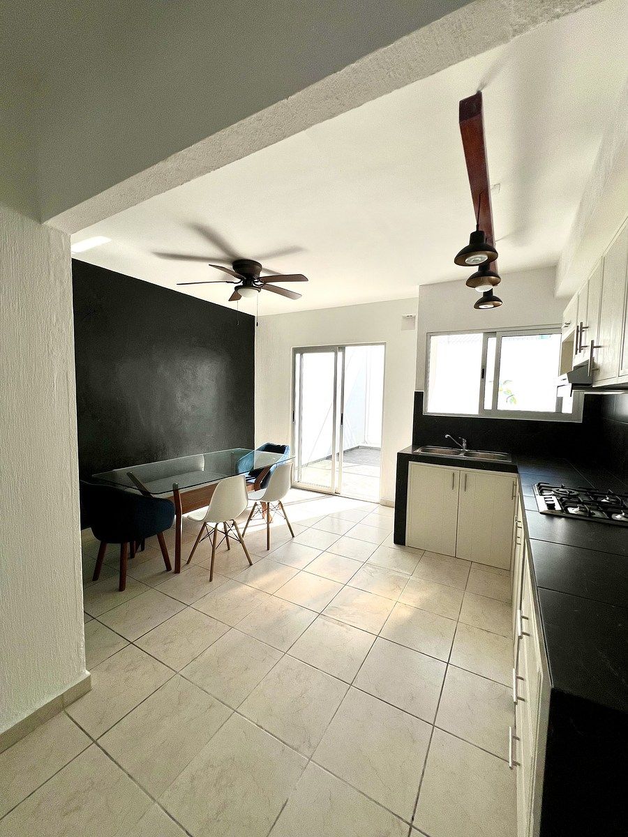 6 de 19: COMEDOR Y CCCINA