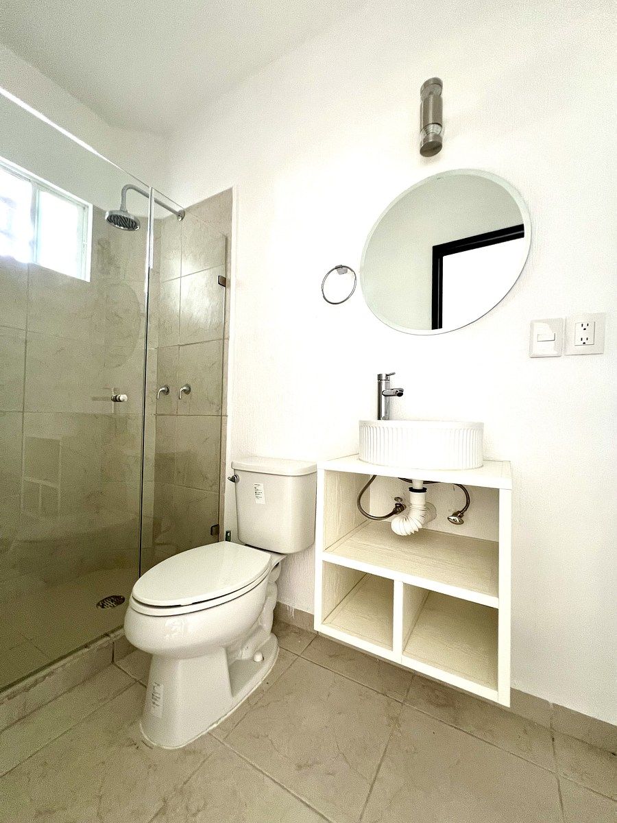 19 de 19: BAÑO COMPLETO_PLANTA BAJA