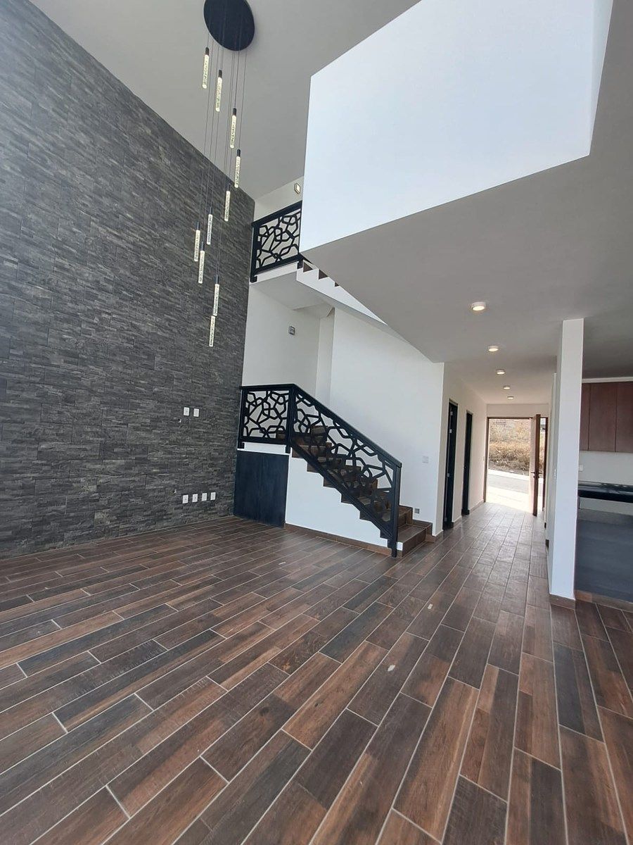 21 de 35: SALA / VISTA ACCESO