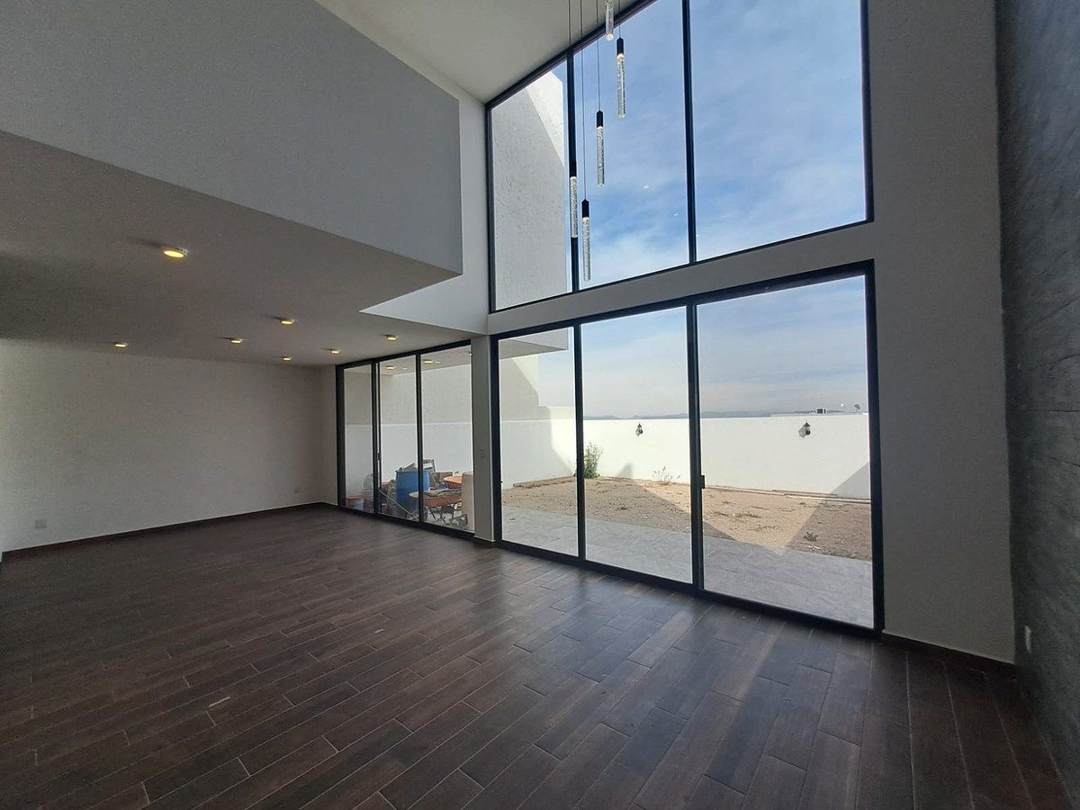 3 de 35: SALA COMEDOR