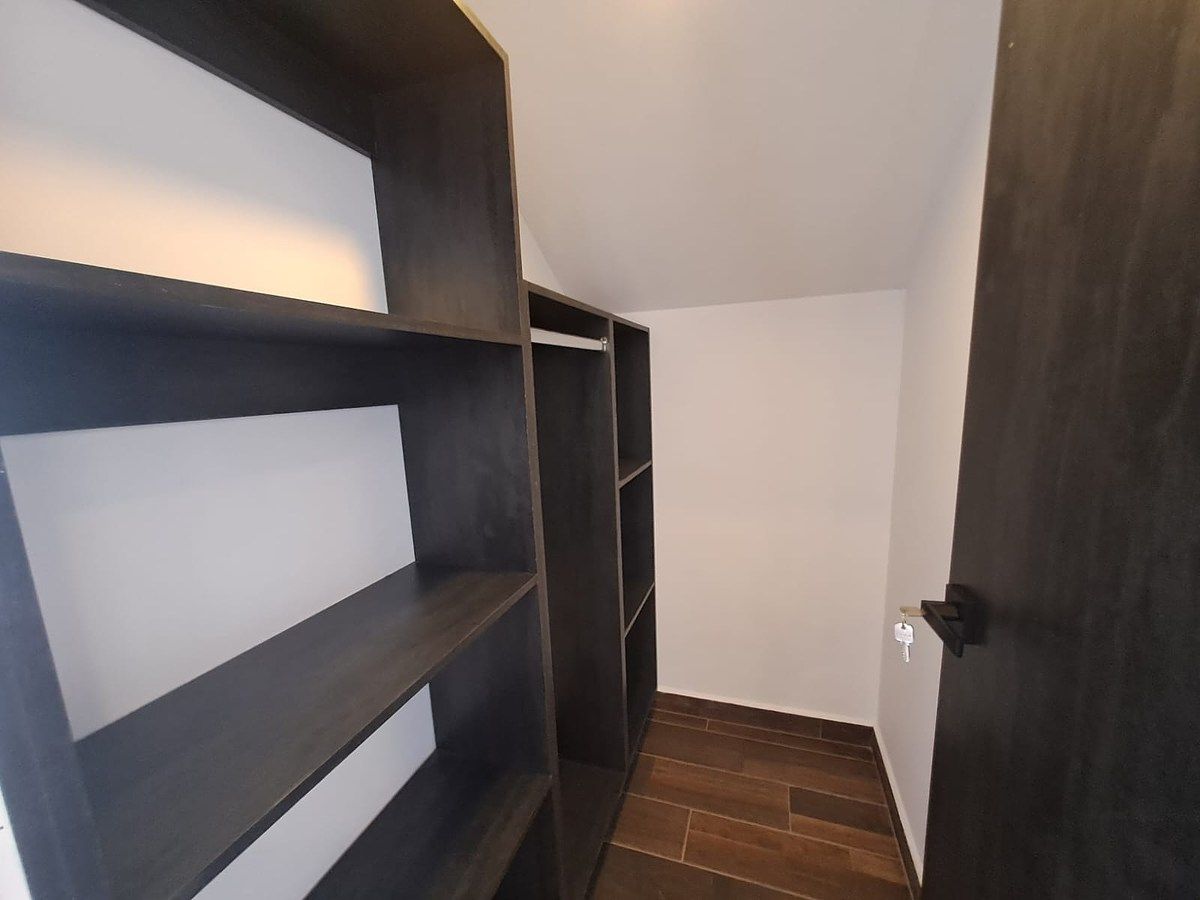 31 de 35: MINI BODEGA