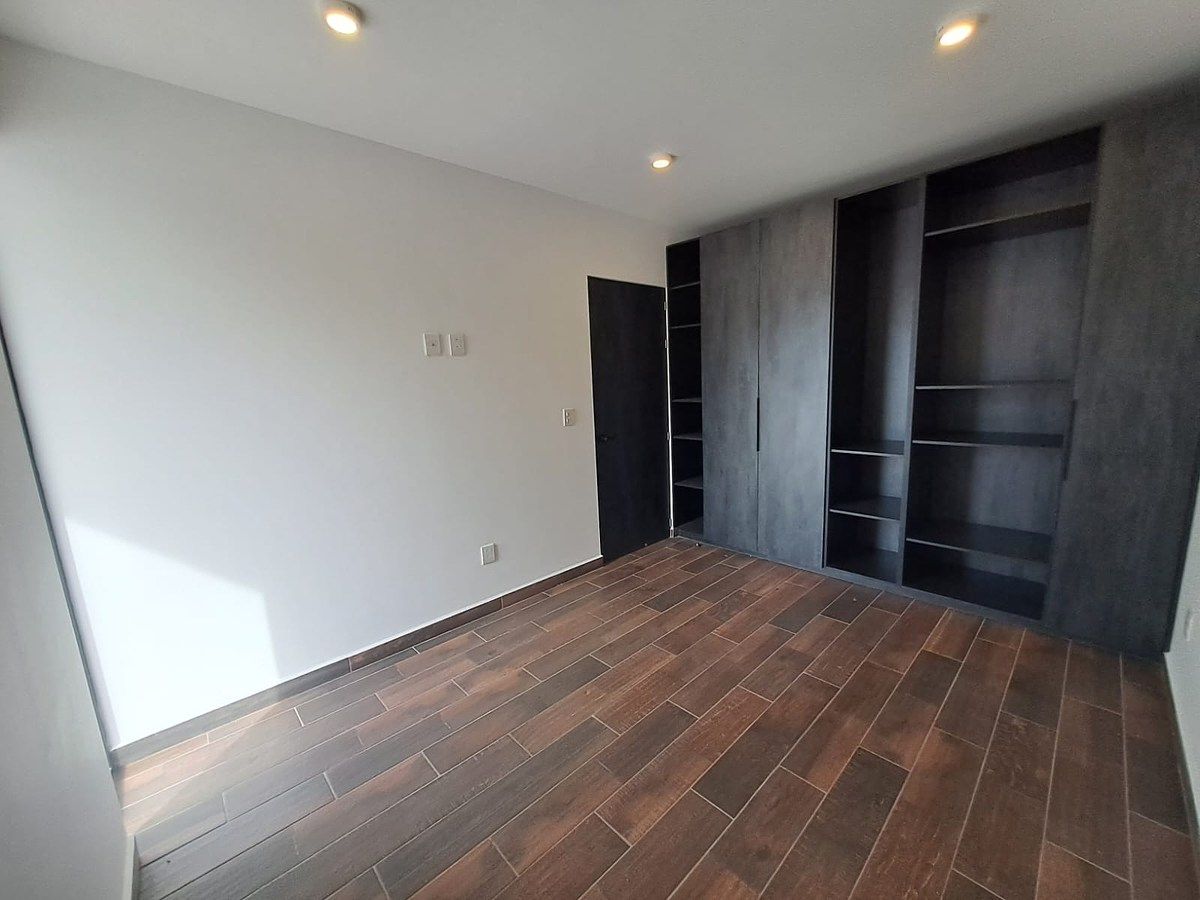 35 de 35: DETALLE CLOSET